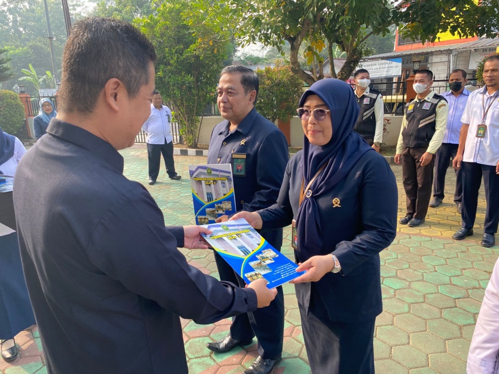 PegawaiTerbaik2
